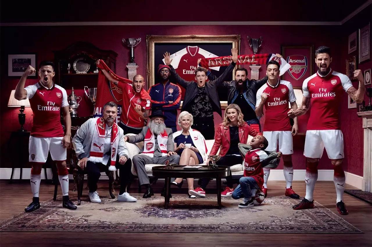 足球曝英超巨星考虑加盟沙特联赛，工资惊人（曝英超巨星考虑赴沙特联，高薪待遇引关注）