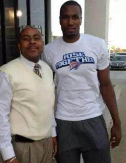 迈尼昂在加比亚社媒动态下留言，后者回复：请续约（迈尼昂现身加比亚社媒评论区，加比亚回应：快续约）