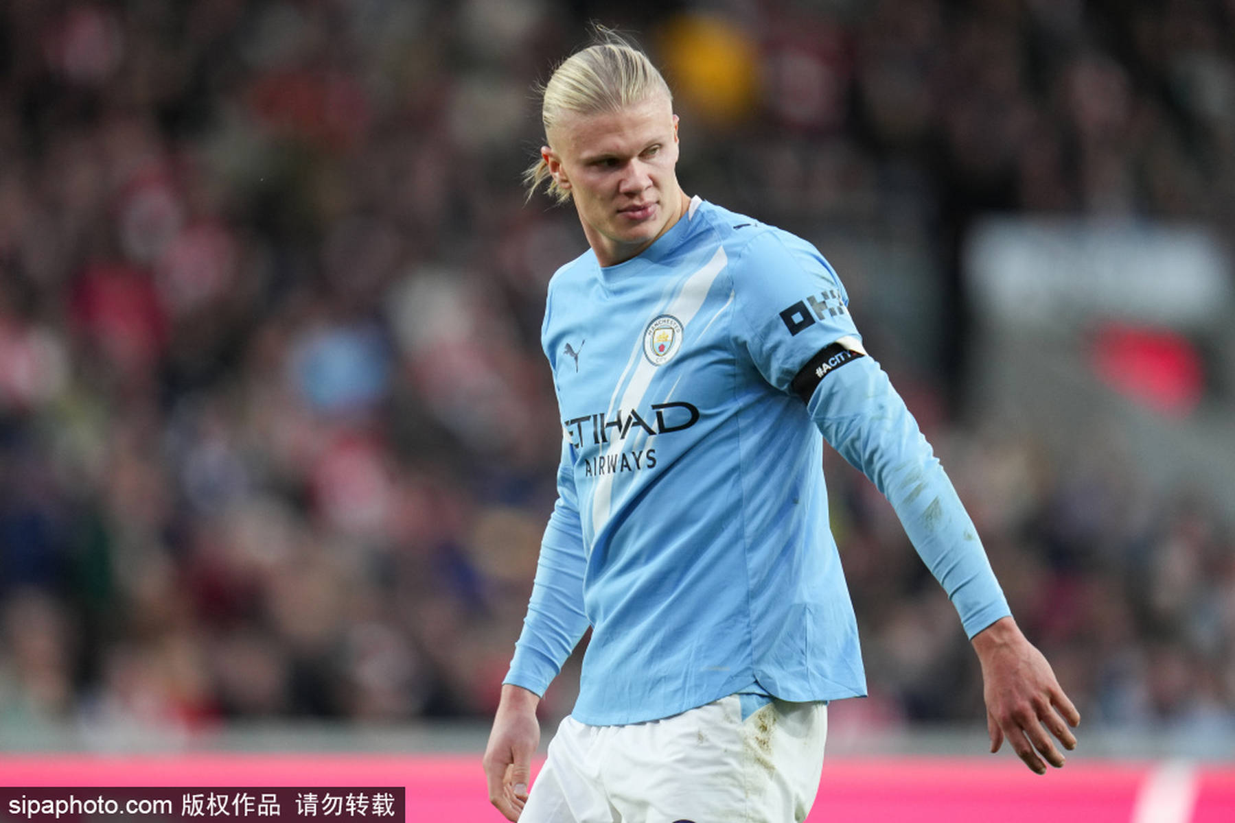 于根伟解释开直播：当年受过舆论的伤，为了我的队员不被难为（于根伟谈开播动机：曾遭舆论所伤，只为护队员免受为难）