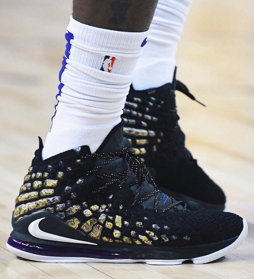 阿斯：莫斯克拉接近被西班牙国家队征召，哥伦比亚也在争取他（阿斯报：西班牙国家队接近召入莫斯克拉，哥伦比亚同样在争取）