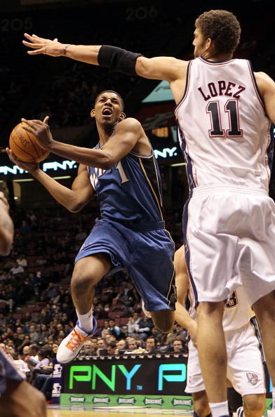 进攻全面，防守仍需提升！杨瀚森全场11中8得到18分10板4助（进攻端火力全开，防守端仍待加强！杨瀚森全场11投8中拿下18分10篮板4助攻）