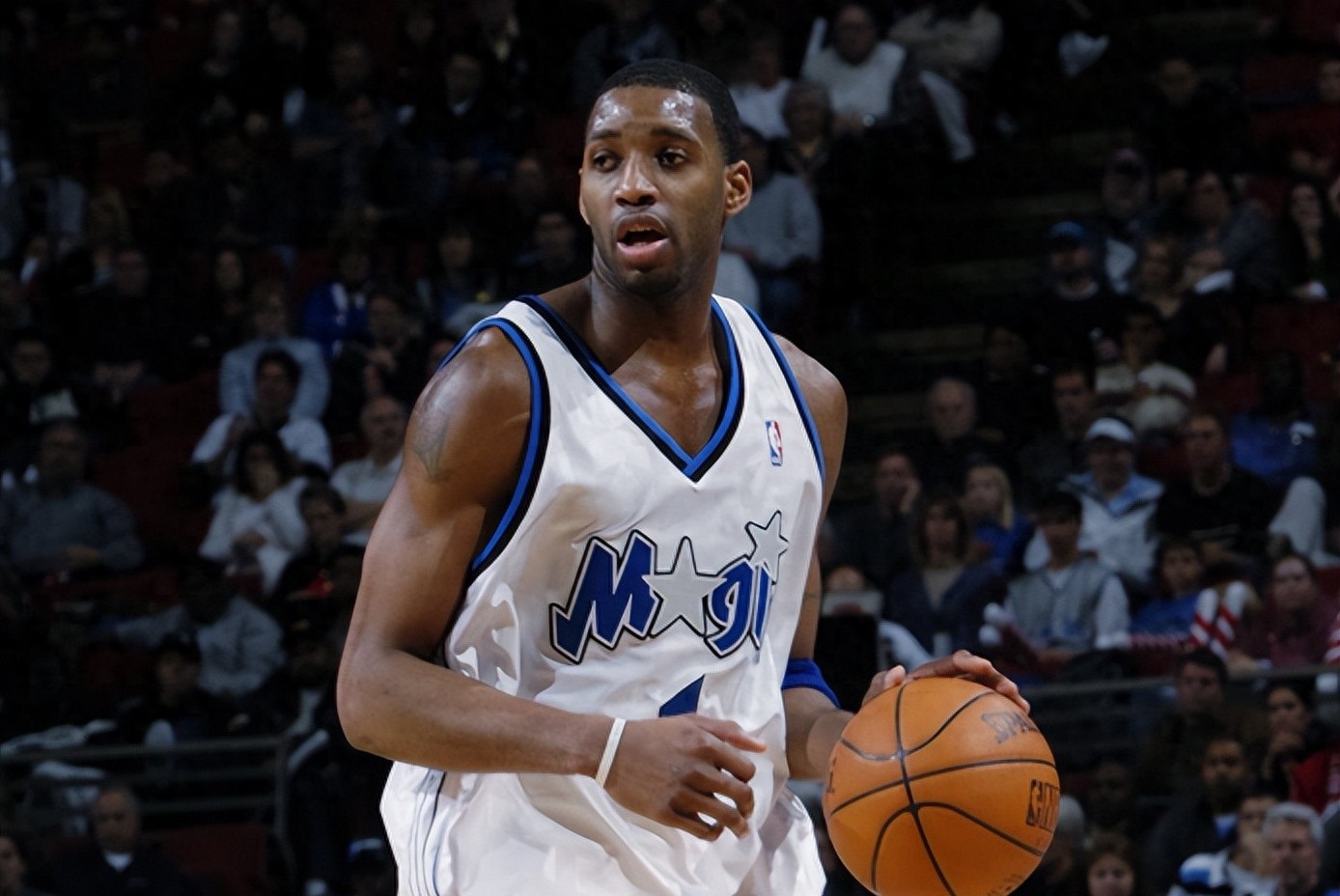 火箭与开拓者交易四名球员及选秀权，换得阿夫迪亚，以解决薪资压力和阵容调整。（火箭与开拓者达成大交易：送出四将加选秀权换来阿夫迪亚，缓解薪资压力并优化阵容）