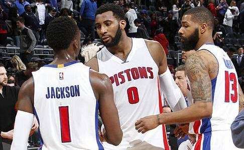 独领风骚，目前欧冠前8球队英超占4席，其余四大联赛各出1队（欧冠八强英超独占半壁江山，其余四大联赛各仅一队入围）