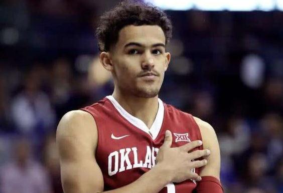 防守形同虚设！阿门一步过掉艾顿上篮 随后底线接球直接炸扣（防线形同摆设！阿门一步过艾顿上篮，底线接球再轰暴扣）