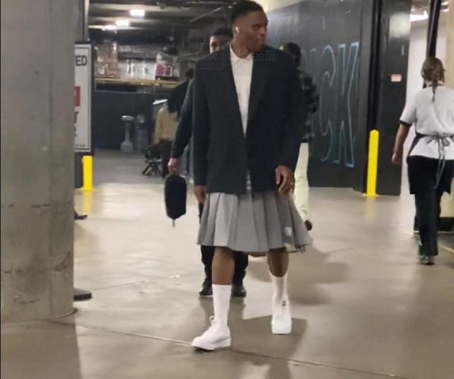 弗法纳：帕尔默来自不同的星球，他与姆巴佩、登贝莱很接近（弗法纳：帕尔默仿佛异星来客，实力已接近姆巴佩和登贝莱）