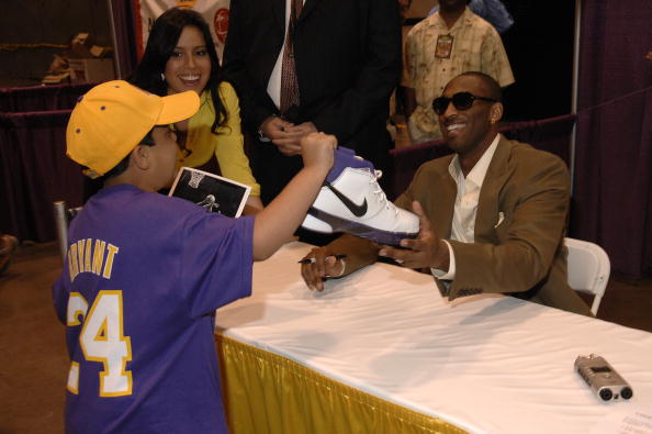 ATP总决赛 辛纳笑到最后（ATP总决赛 辛纳问鼎）